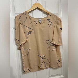 Cute sleeve detail top